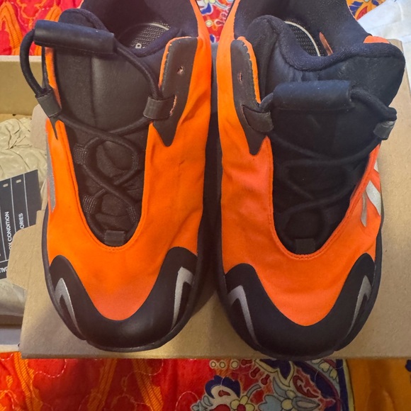 Yeezy - Picture 5 of 8